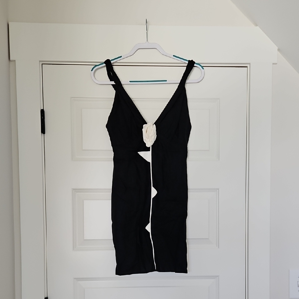 Farm Rio Mini Dress - Picture 4 of 11